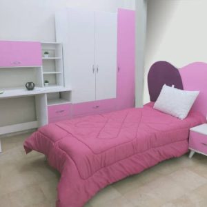 chambre d'enfant pour fille blache avec façades roses
