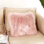 coussin housse fourrure rose Tunisie