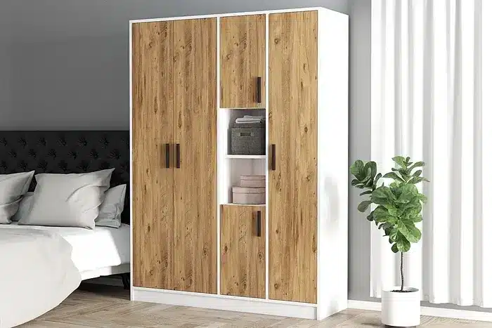 Armoire 4 portes bibelot de petite taille