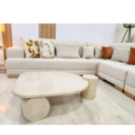 Table basse marbre de couleur beige