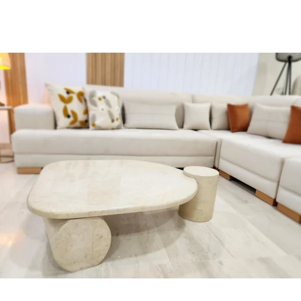 Table basse marbre de couleur beige