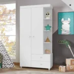 Armoire 2 portes avec étagères intérieures, idéale pour un rangement optimisé. Conçue en MDF stratifié